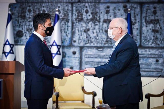 Embajador de Emiratos Árabes Unidos llega a Israel por primera vez en la historia