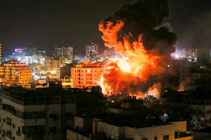 Israel declara Alerta Máxima: Hamas dispara 130 cohetes hacia Tel Aviv en plena escalada bélica en Gaza