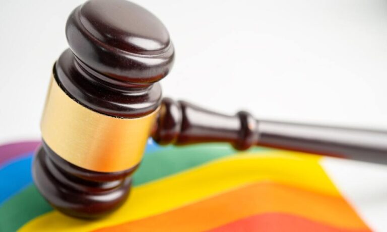 Padre pierde la custodia de su hijo por oponerse a tratamientos transgénero