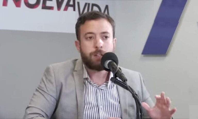 Agustín Laje reprende a artistas cristianos que callan ante ideología de género